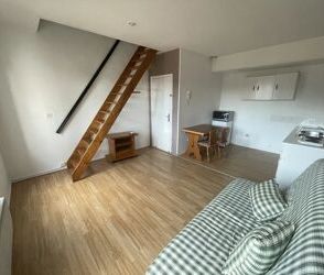 Location Appartement 2 pièces 27 m2 à Saint-Quentin - Photo 2
