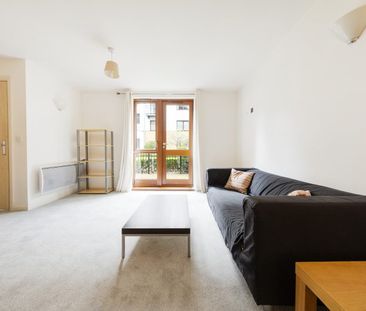 2 Bed Flat - Photo 2