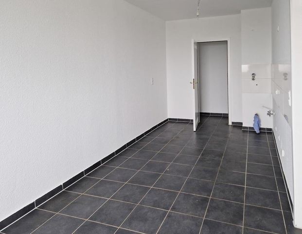 Familienfreundliche, frisch renovierte 3-Zimmer-Wohnung mit Balkon und weitem Blick! - Foto 1