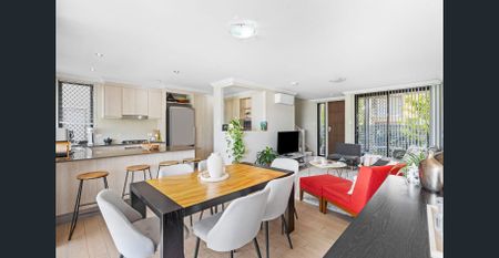 Contemporary Executive Townhome - Photo 2