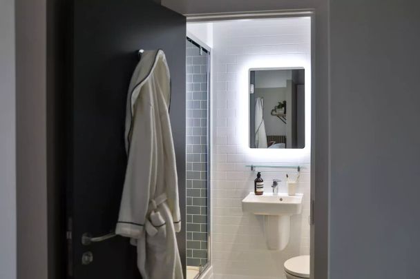 Premium Accessible Studio - Photo 1