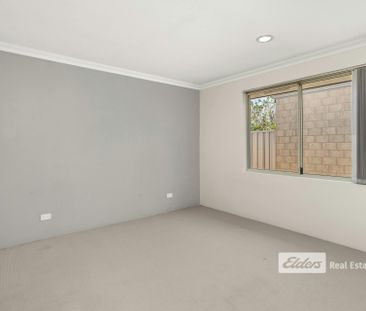 CENTRALLY LOCATED TOWNHOUSE - Photo 2