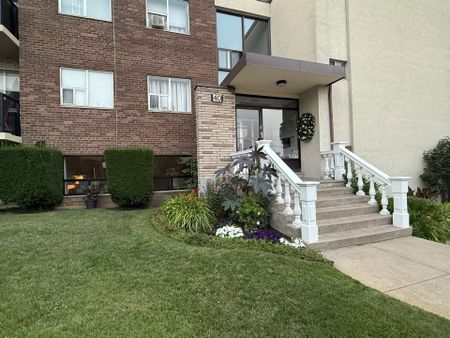 For Lease - 40 Torbolton Drive Unit# 2, Toronto, Ontario - Photo 4