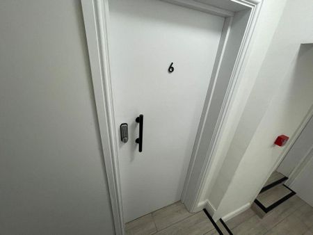 1 bedroom in a house share to rent - Photo 5