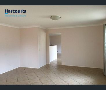 11 Highcliff Close, Woongarrah, NSW 2259 - Photo 5