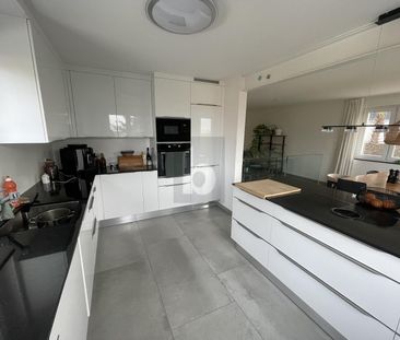 MODERN WITH GARDEN AND TERRACE - Foto 2