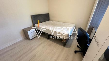 4 bedroom terraced house to rent - Photo 5