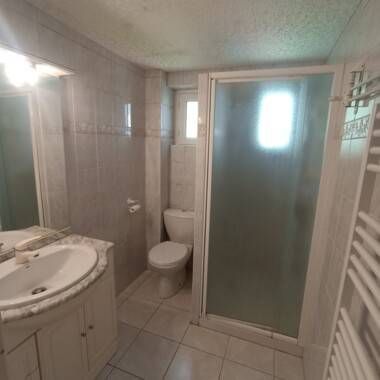 Centre - chambre avec SdB et cuisine séparées - Photo 3