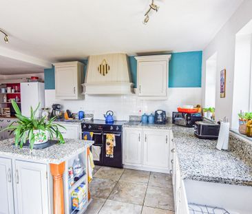 Great Massingham - Photo 5