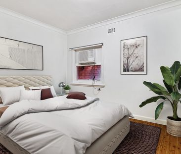 ONLY 400 METRES TO TRAIN STATION AND SHOPS - Photo 3