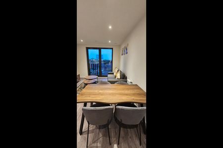 1 Bed Flat, Glasswater Locks, B4 - Photo 3