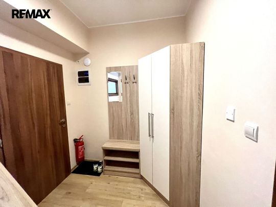 Pronájem bytu 2+1 76 m² - Photo 1