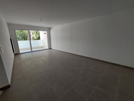 location Appartement T3 DE 66.64m² À NIMES - Photo 3