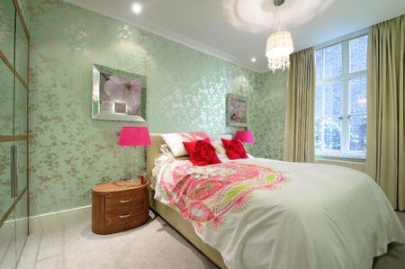 Russell Square, London, WC1B 5ER - Photo 4