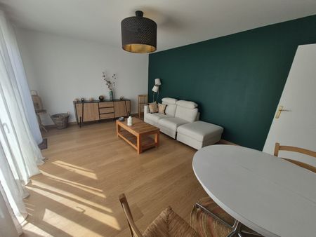 Location Appartement 3 pièces 65m² LILLE 59000 - Photo 3