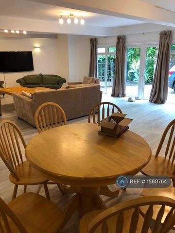 3 bedroom detached house to rent - Photo 5