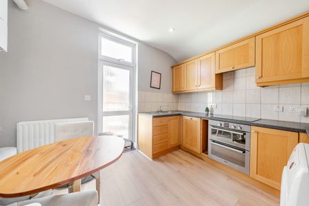 Lower Richmond Road, Putney, London, SW15 - Photo 2