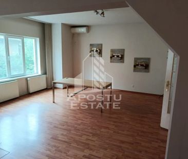 Apartament spatios, 4 camere, etaj 1, Zona Centrala - Timisoara - Fotografie 4