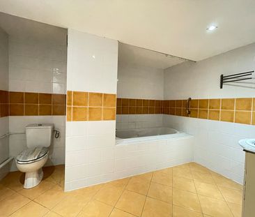 Location Appartement 3 pièces 84m² - Photo 5