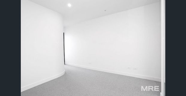 Superbly spacious in Seed - Photo 1