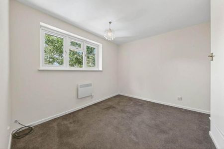2 bedroom mews to rent - Photo 4