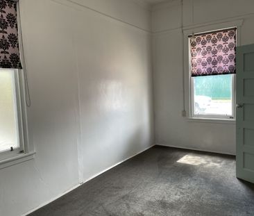 Queen Street West, Central Hastings - Photo 6