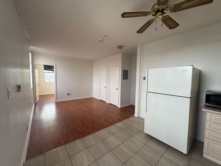 For Lease - 279 Drouillard Road Unit# 3, Windsor, Ontario - Photo 3