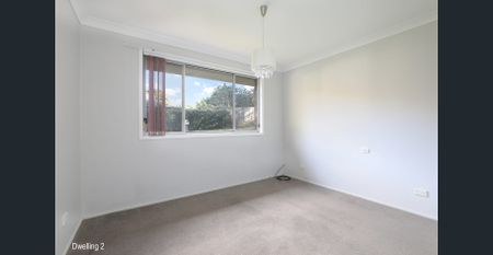 Walk to town - Photo 4