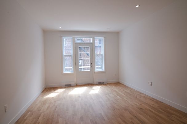 3730 Chemin Queen Mary - Photo 1