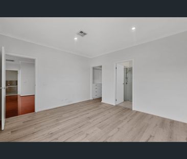 2/8 Loller Street, Springvale, Vic 3171 - Photo 4