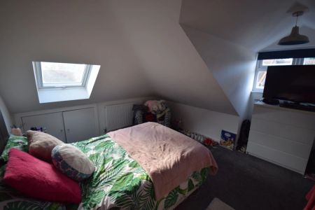 To Rent Charminster Road, Charminster, Bournemouth, BH8 £1,695 pcm Tenancy Info - Photo 4