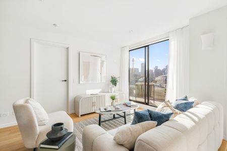 Designer North-Facing Apartment with City Views & Double Parking - Photo 2