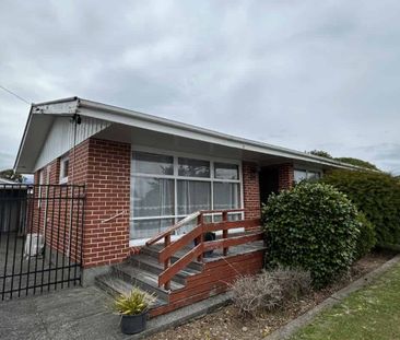 Appealing on Ascot - Photo 3