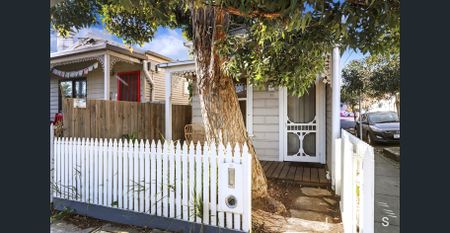 Stunning period residence in highly sought after location - Photo 5