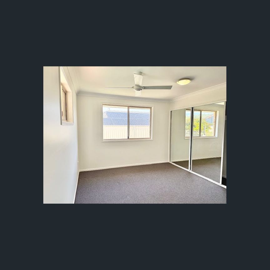 FAMILY HOME IN GREAT LOCATION WITH POOL - Photo 1