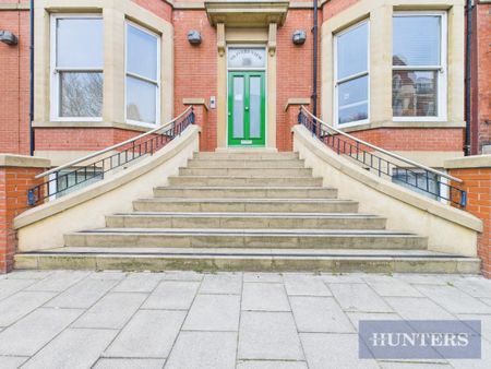 Prince Of Wales Terrace, Scarborough - Photo 2