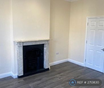 3 bedroom end of terrace house to rent - Photo 2