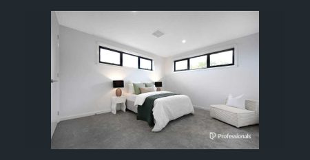 Brand New! - Spacious Family Home in Bentleigh East – Ideal for Modern Living - Photo 5