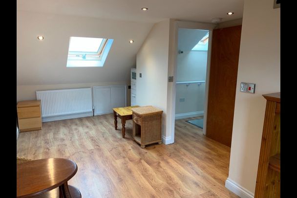 1 Bed Flat, Silvester Road, SE22 - Photo 1