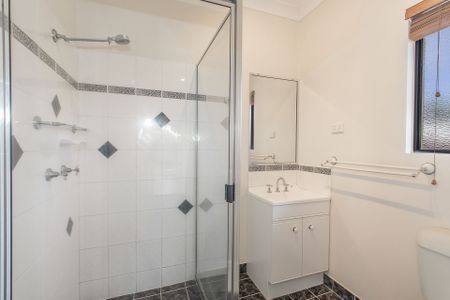 27 Woodlake Avenue, Kirwan - Photo 3