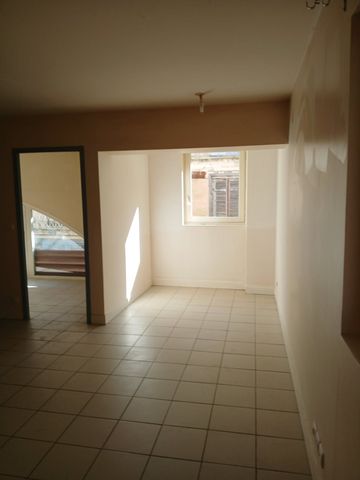 Location Appartement 3 pièces 80m² STE FOY LA GRANDE 33220 - Photo 5
