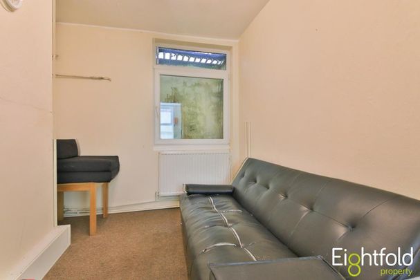4 bedroom terraced house to rent - Photo 1