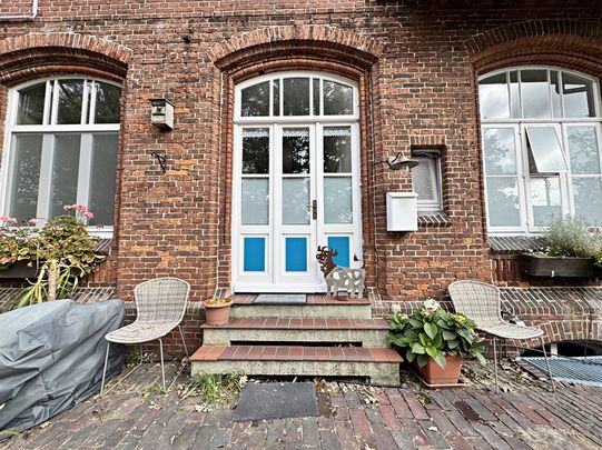 Detern - Leben im historischen Bahnhof! Geräumige Wohnung auf zwei Etagen. - Foto 1