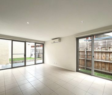 2/411-413 Highbury Road, BURWOOD - Photo 2