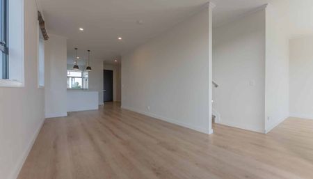 Modern 3-Bedroom Home with Sea Views in the Heart of Hobsonville Point - Photo 3