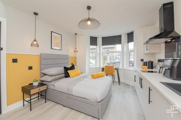 1 bedroom in a house share to rent - Photo 1