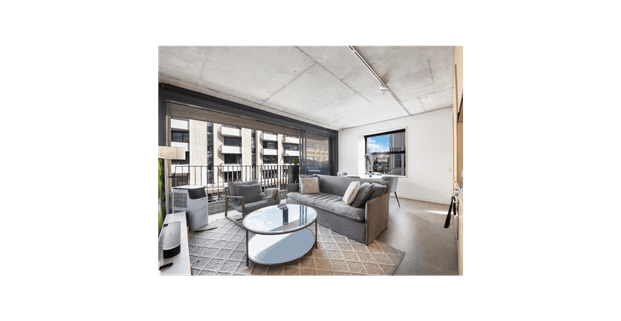 1 Bedroom apartment moments to Bondi Beach - Photo 1