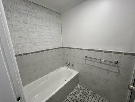 Modern 2 Bedroom Unit - Photo 5