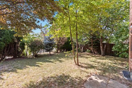 For Lease - 5201 CHAMPLAIN Trail, Mississauga, Ontario - Photo 2