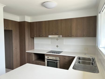 6/145 High Street, 4215, Southport Qld - Photo 2